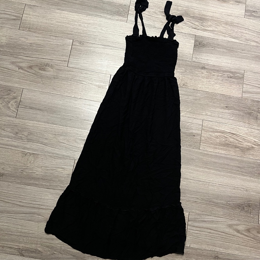 Casual black maxi dress